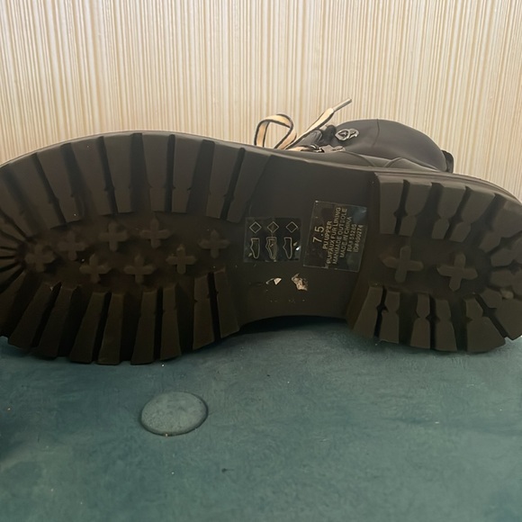 Women’s combat boots size 7 1/2 - Picture 6 of 8